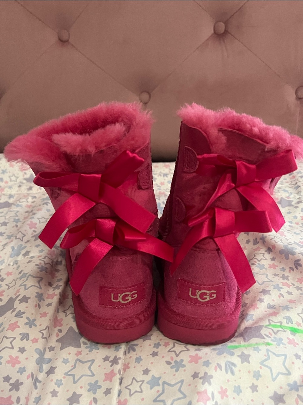 UGG Kids Classic Bow Booties in Bright Pink